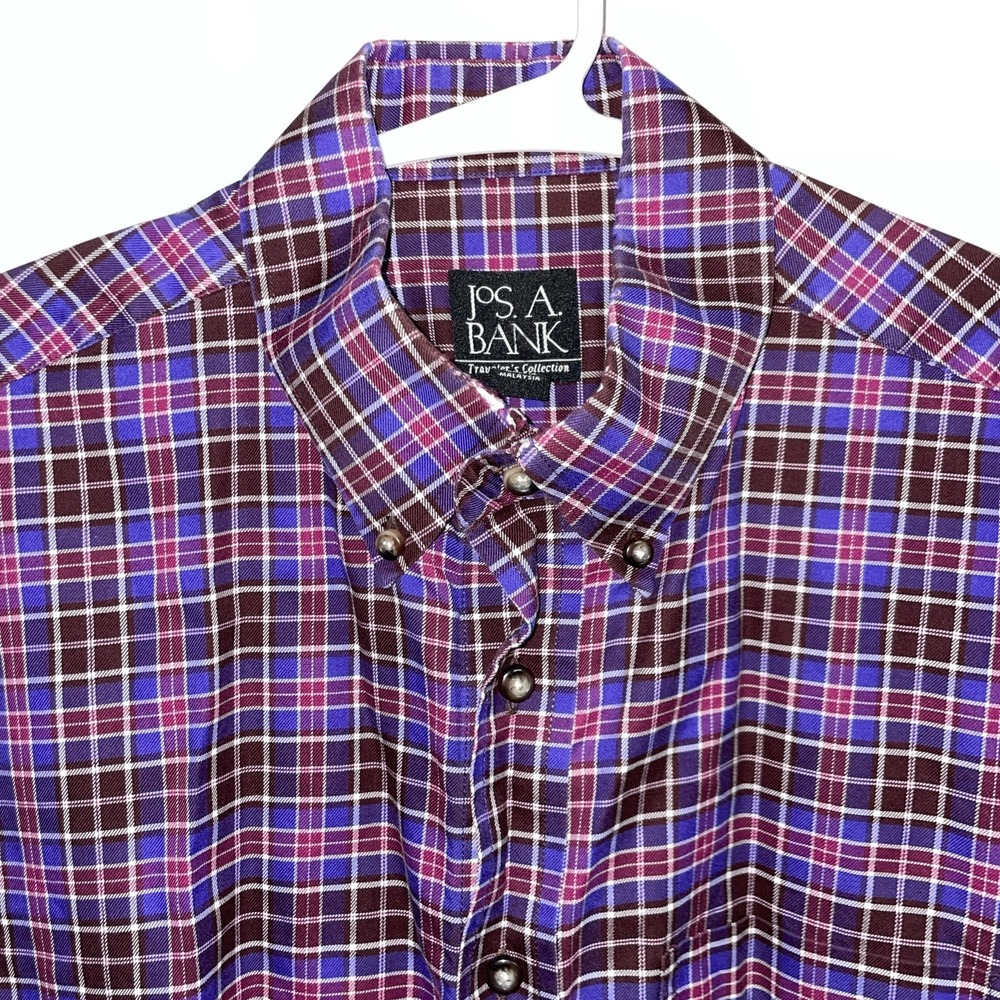 Jos A Bank Traveler Shirt Mens Medium Tailored Fit Plaid Button Down Short Sleev